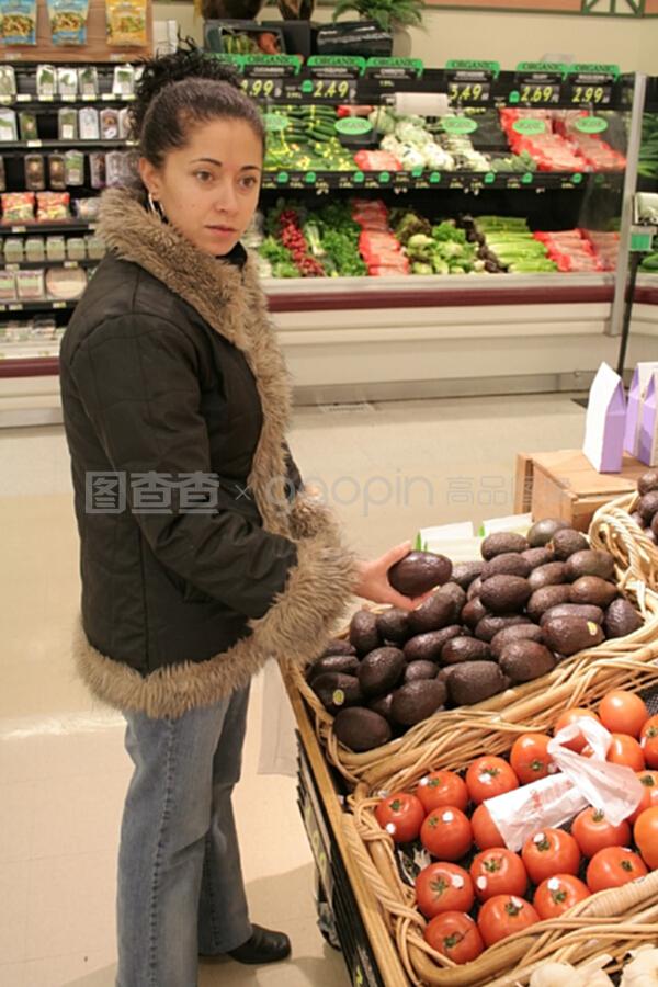 杂货店与百货店的购物之旅 传统与现代的交融